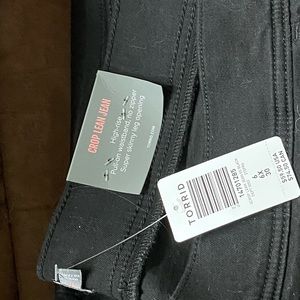 Size 6 NWT Torrid Lean jeans